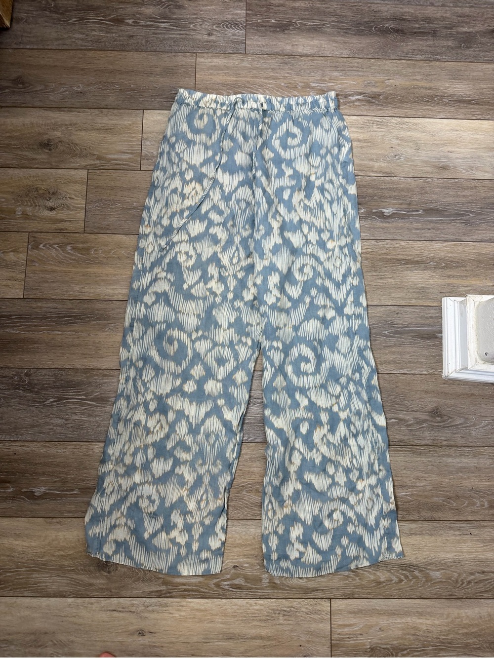 Zara Blue & Cream Printed Wide-Leg Pants and Shirt Set - Picture 4 of 6